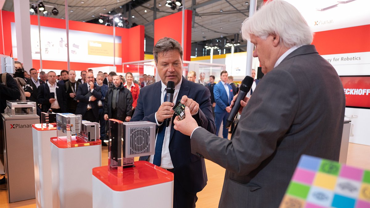 hannover_messe tweet picture