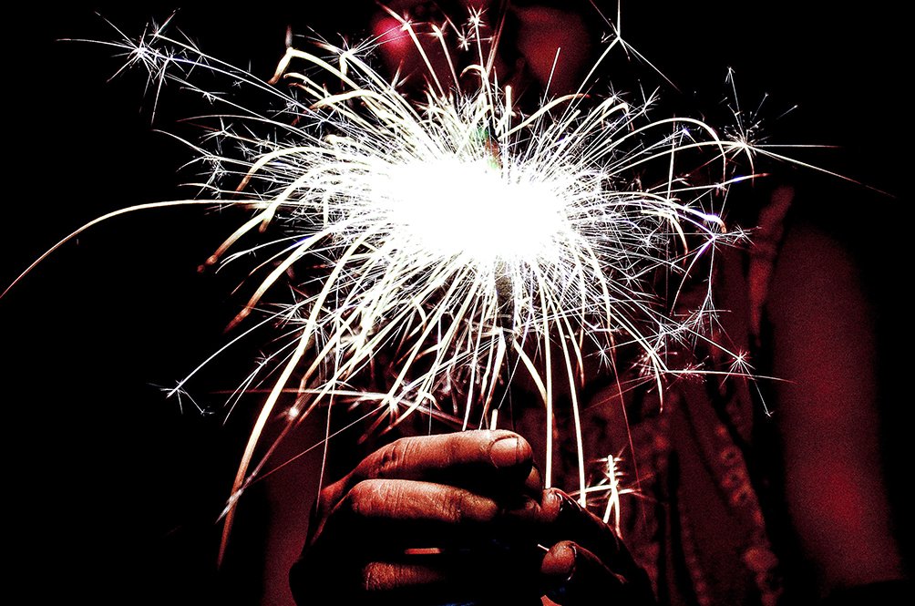 Ierull_'s tweet photo. Guilty Pleasure : Forbidden firecrackers still 'cracking' on AidilFitri

[THREAD]

#COM201 #MC1102A2023 #RayaAidilfitri2023 https://t.co/rAs4bTRLJq