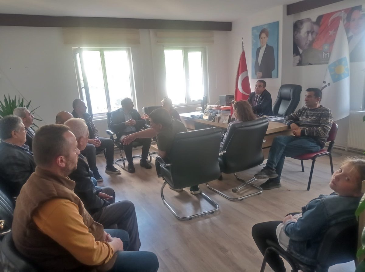 iyipar's tweet photo. Bugün Divan Başkanlarımızla istişare toplantısı yaptık, gündeme ilişkin görüşlerimizi beyan ettik.
@iyiparti @meral_aksener @iyiparti_27 https://t.co/fz9M3Kp9xL