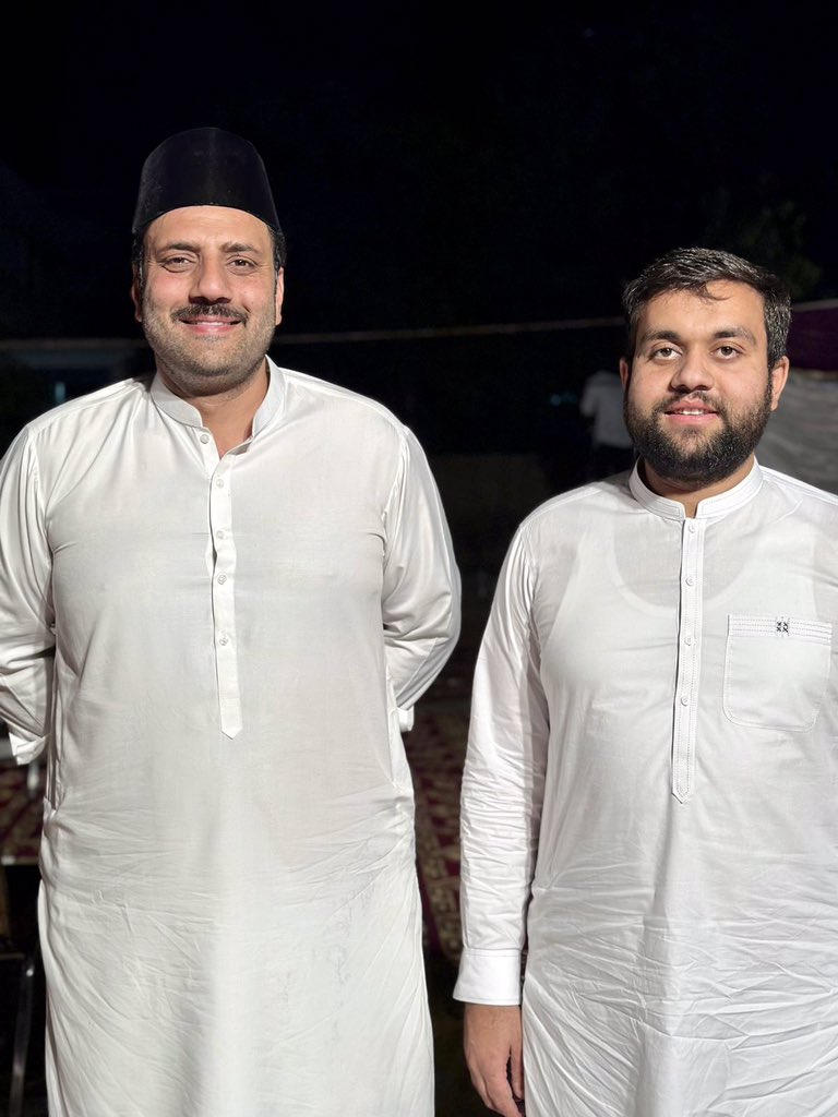 abidghouriTRT's tweet photo. آپ پر اللہ تعالی کا کرم ہوتا ہے لوگ آپ سے محبت کرتے ہیں آپکے لئے دعا کرتے ہیں الحمدللّٰہ
اللہ تعالی مجھے استقامت دے میں اپنے حلقہ کے لوگوں کی امید پر پورا اتروں۔
#PP_65 #NA_97
#pakistan #mandibahauddin #pti #RT #imrankhanpti https://t.co/SIFzZoNA4U