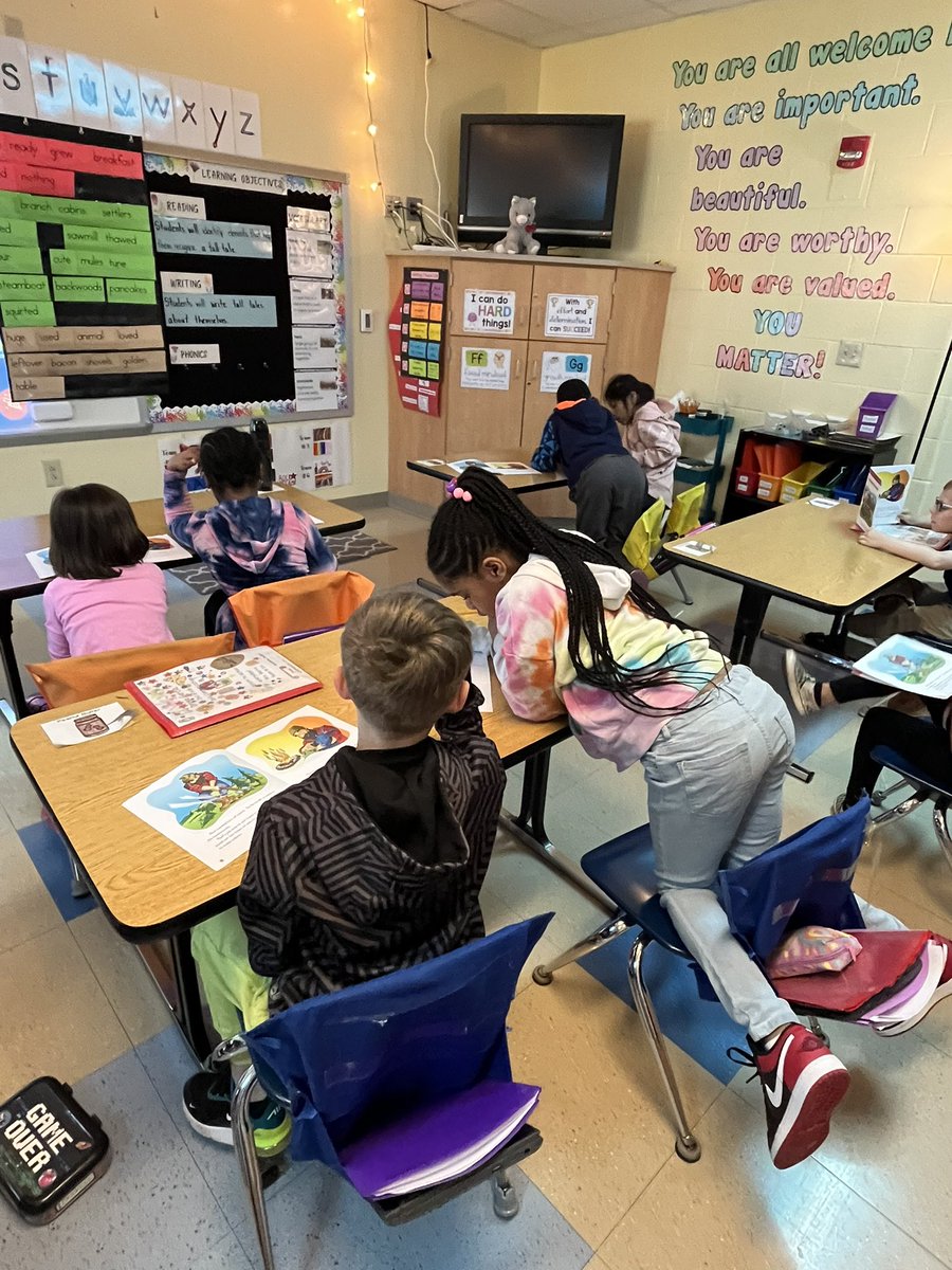beccab104's tweet photo. Great learning this morning in Miss Schutte’s classroom.  Peanut butter &amp; Jelly partner reading.  #Vikingdiff  #LittleVikes https://t.co/kojtMaMP0Z