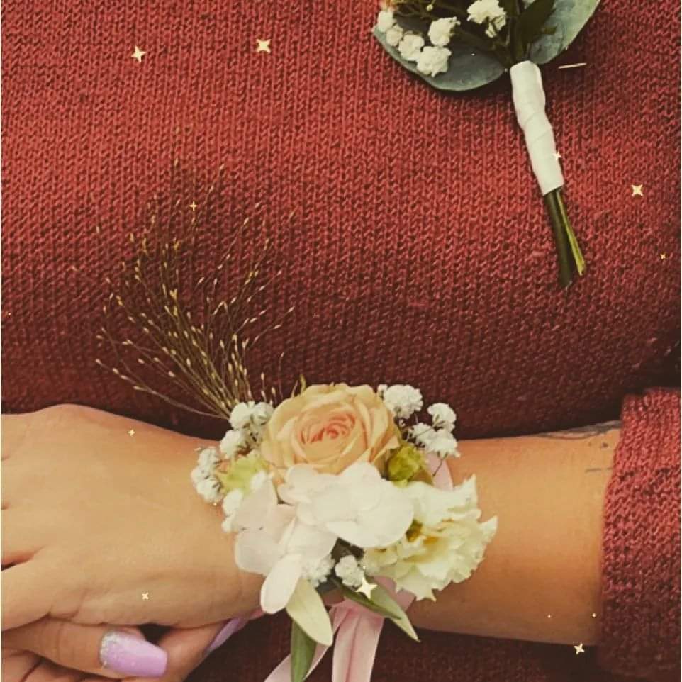 LilieSegato's tweet photo. Aujourd'hui nous célébrons l'union de E&amp;D 
Malgré le temps plan b mis en place installation réception
Cérémonie religieuse avec cortège

Félicitations aux heureux mariés
 
#mariage
#wedding
#domaineviticole 
#southoffrance
#Var
#Paca https://t.co/baKvRwrGCk