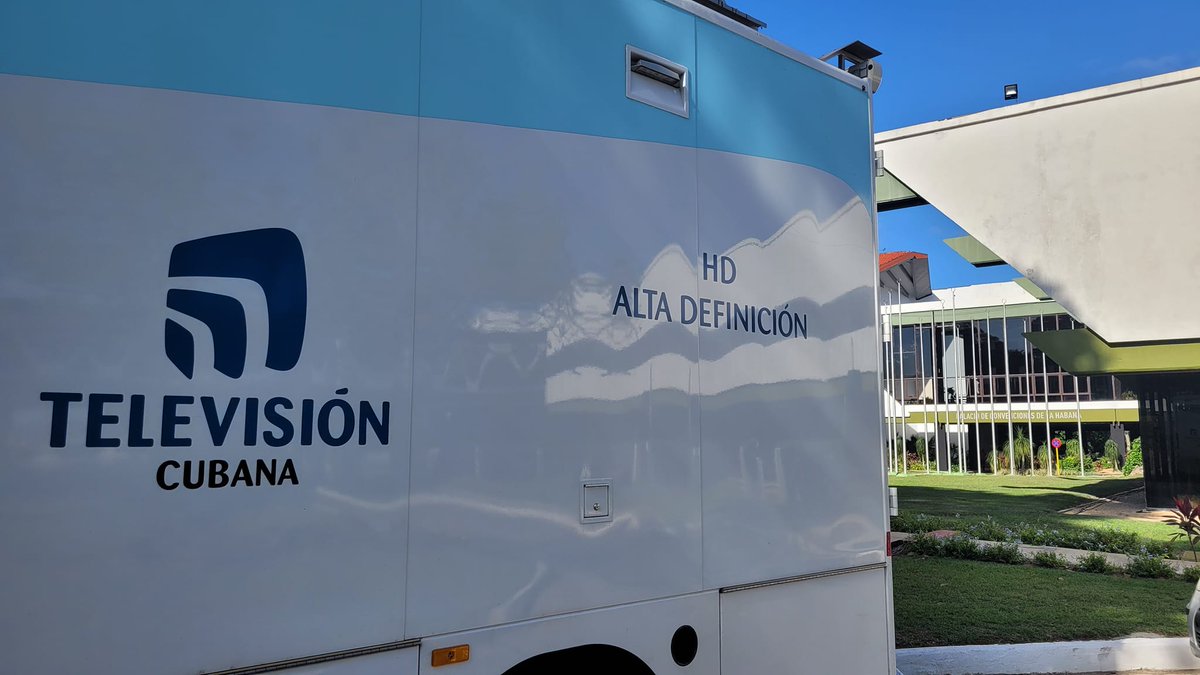 CanalCaribeCuba's tweet photo. #AsambleaDelPueblo 🇨🇺 #Cuba 

Lista cobertura desde el  Palacio de Convenciones. Constitución de la @AsambleaCuba, elección de su dirección, del Consejo de  Estado, del Presidente y Vicepresidente de la República, así como designación del Primer Ministro.

✍️📸 @Humbert31411593 https://t.co/wGIm8VGbyS