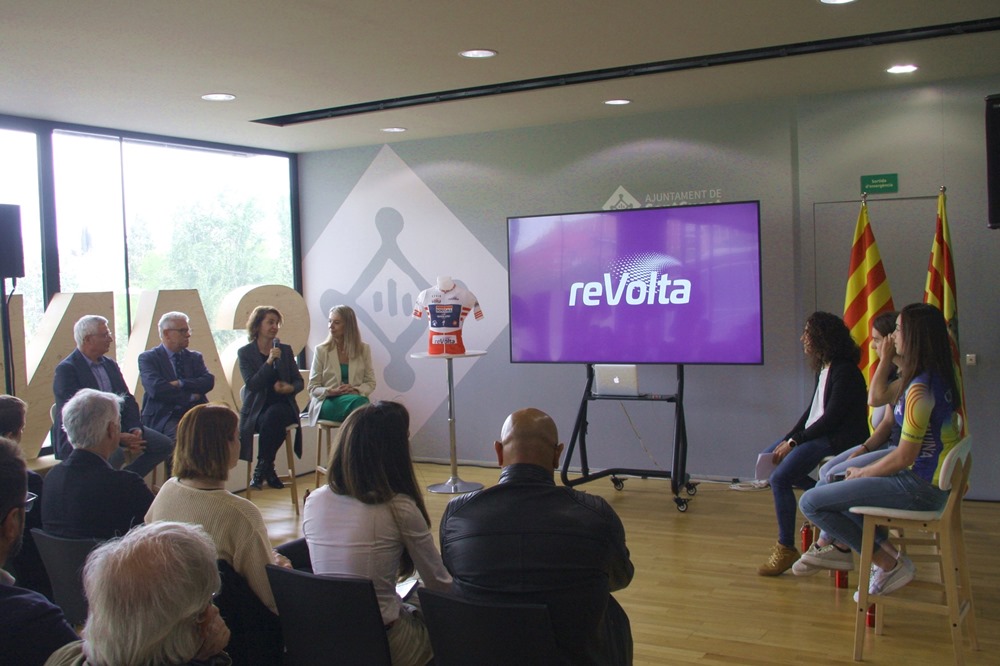 🚴‍♀️Avui hem presentat la 4a edició de la #reVolta💜a <a href="/ajsantcugat/">Aj. Sant Cugat</a>!

😍 El ciclisme femení tindrà una gran cita el pròxim dissabte 29 d'abril📆a Sant Cugat amb la reVolta, que puja a la categoria internacional UCI 1.1!

A més, tindrem seguiment en directe📺per <a href="/tv3cat/">TV3 és ara @Som3Cat</a>!

+ detalls👇