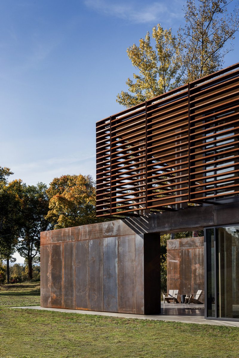 Dezeen tweet media