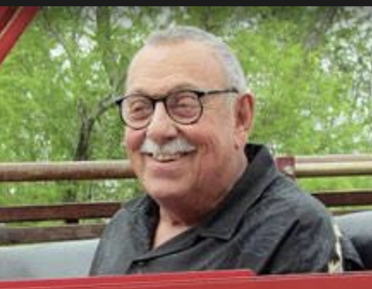 chief7100's tweet photo. Bruno would have been 86 today. Want to know more about "America's Fire Chief" https://t.co/TTSOwhO6lT 
He is missed every day! @bshifter @chiefrubin @IFEUSABranch @FDICevent @FireRescue1 @FDSOApubs @TheSecretList @wingspreadvii @NIOSH_NPPTL https://t.co/E0pyWrtgmd