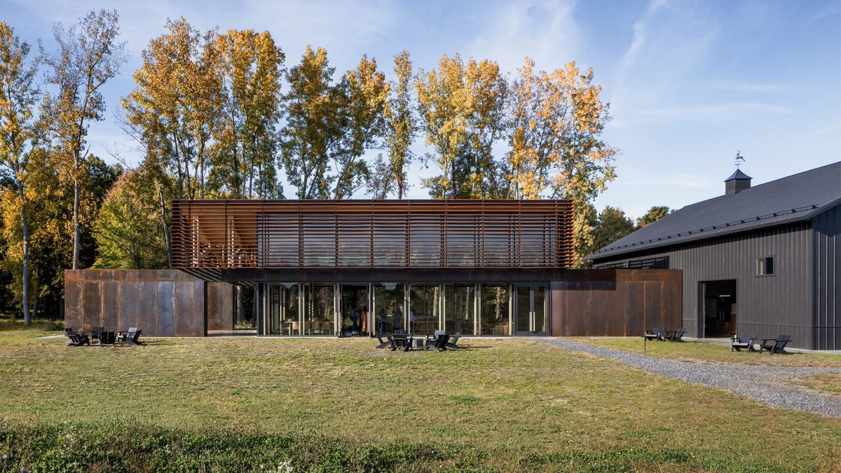 Dezeen tweet media