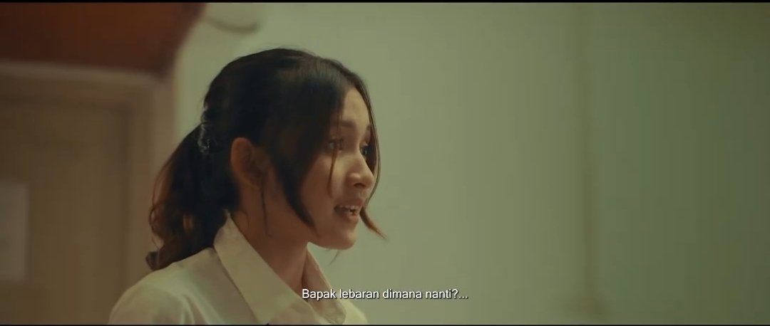 Shot gambar juga ciamik dan bersih. Selain itu salah satu yang mimin soroti adanya service placement (atau sempilan jasa pelayanan yang ditunjukkan dengan tujuan branding) yang smooth dan pas. Sehingga Image positif yang ingin ditunjukkan berhasil terasa.