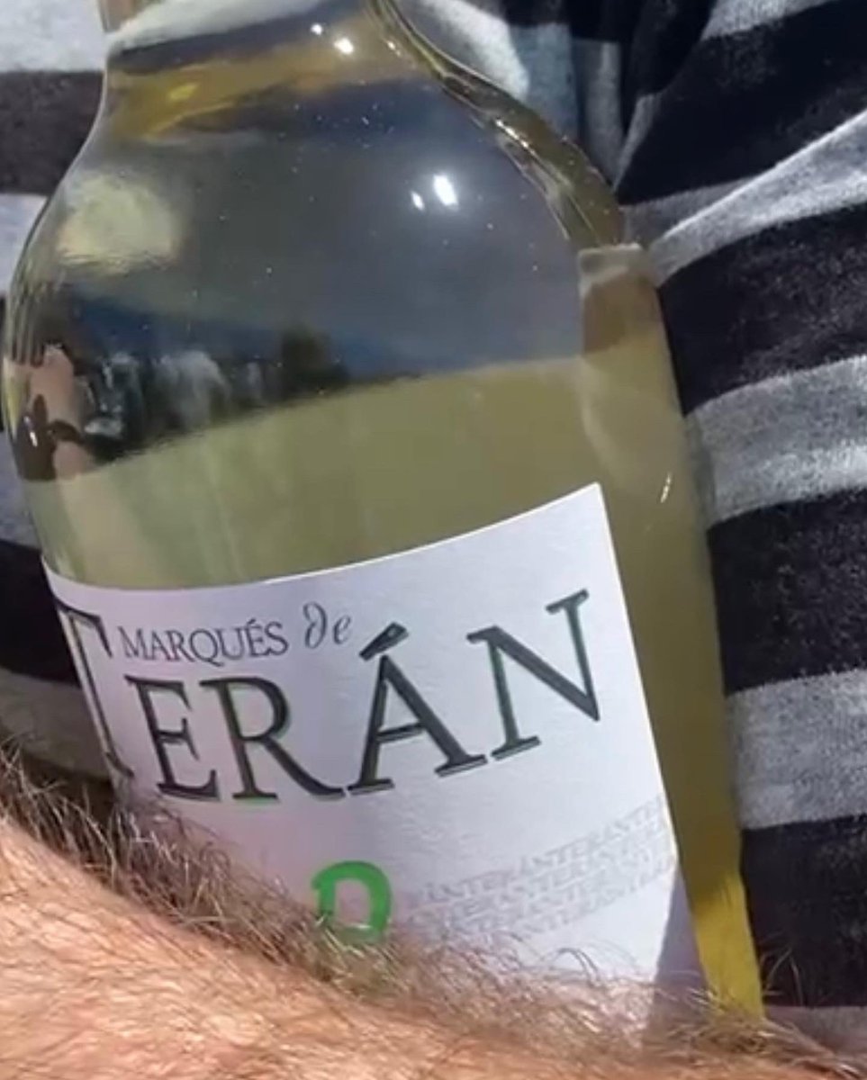 Todo listo en este espectacular día soleado, para la presentación de nuestro blanco 2022 en la segunda prueba de la Liga Senior <a href="/marquesdeteran/">Marqués de Terán</a> en el @centro_nacional_golf, con nuestro tradicional coupage de Viura y Sauvignon Blanc
<a href="/marquesdeteran/">Marqués de Terán</a>
#experienciateran #ligasenior