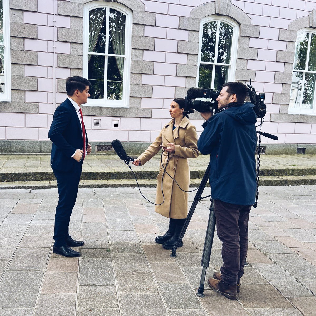 Outside the States asking the questions you want answers to following problems in the government. Full report  <a href="/BBCJersey/">BBC Jersey</a> <a href="/BBCCINews/">BBC Channel Islands</a>