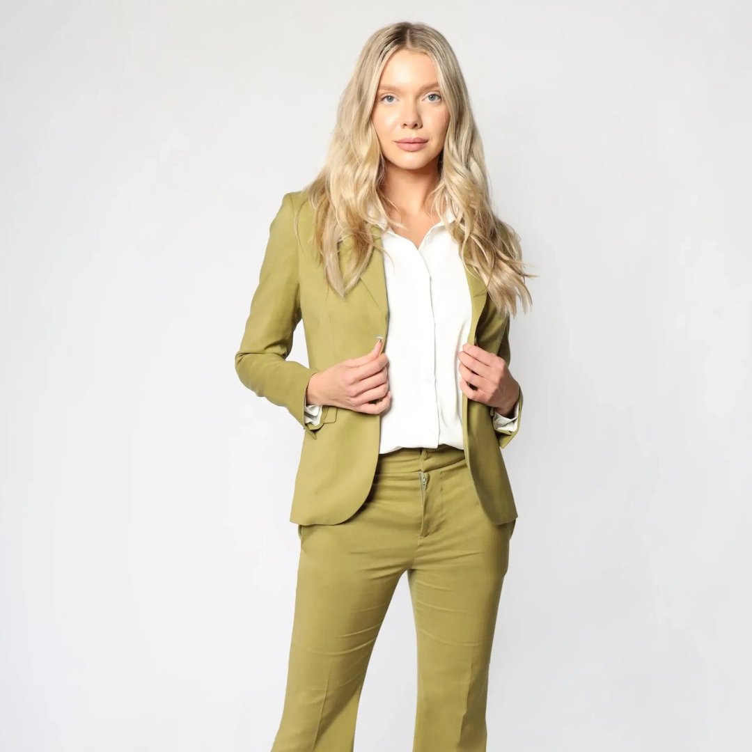 Lodevolestore's tweet photo. Make a lasting impression in our LIVING FOR LUXE blazer, crafted from premium Italian materials for a luxurious feel. 

https://t.co/vmA2Fp0bcs

#womenfashionstyle #womenfashions #womenwear #outfit #womenclothing #luxurywomenclothing #womenstyle #lodevole #fashionbrand #fashion https://t.co/nJLtWxyW5n