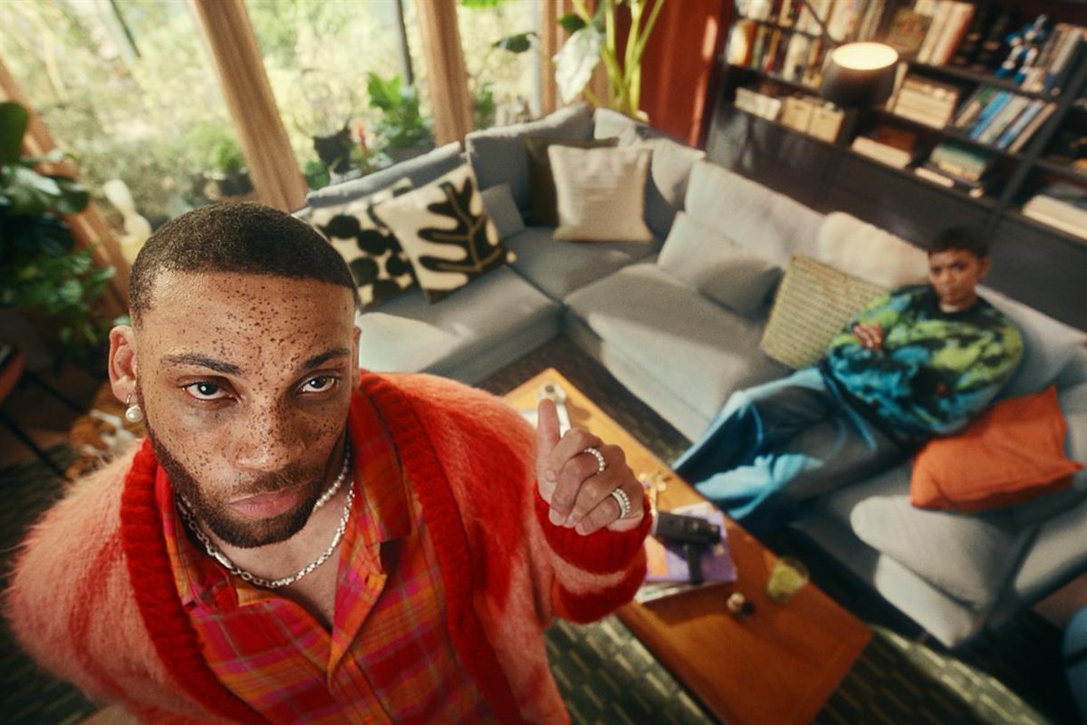 AboutTimeTV's tweet photo. We LOVE the new #Ikea campaign by Mother that Reimagines MTV Cribs for the Cost of living crisis. Instead of bragging off how much you spent on your rennovation, the amusing ad invites Ikea customers to ‘show off your savvy’. 

What do you think?!

https://t.co/jPQjJTCVbw https://t.co/XGqclhuKjd