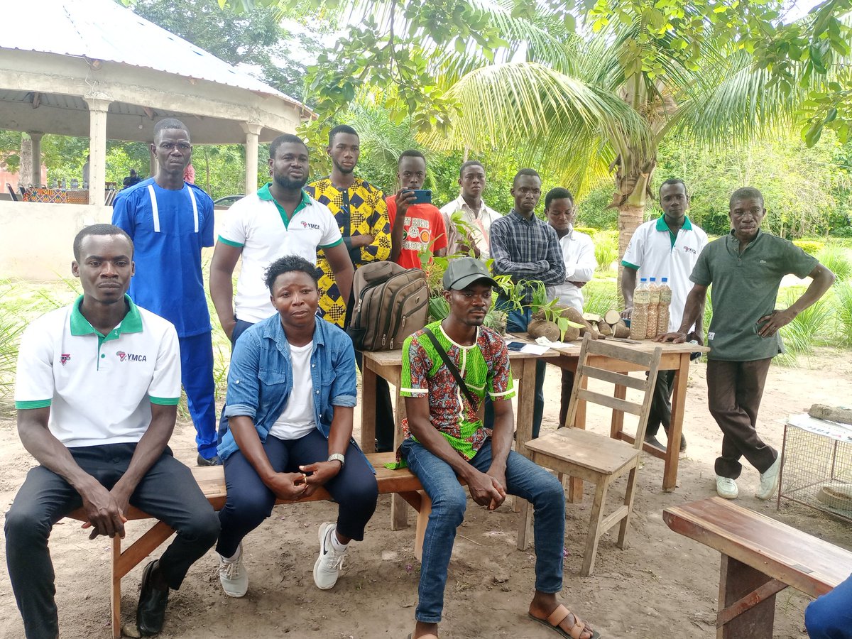 ucjgtogo's tweet photo. Mission de supervision de l'équipe de projet SAFARI ce matin au centre CFER de @ucjgtogo sis à Avétonou.
#safari #CFER #ymca #AfD https://t.co/a5V2IZrWHz