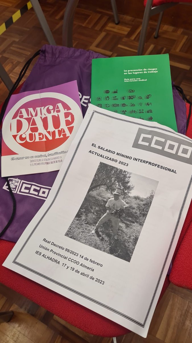 IAlhadra's tweet photo. Visita a las instalaciones de CCOO para conocer el origen, evolución y funcionamiento de un Sindicato. El alumnado ha podido realizar casos prácticos en los que han actuado como parte negociadora en conflictos labores de empresas de la provincia. @educaand  @ccooandalucia https://t.co/fwmtoC0zfz