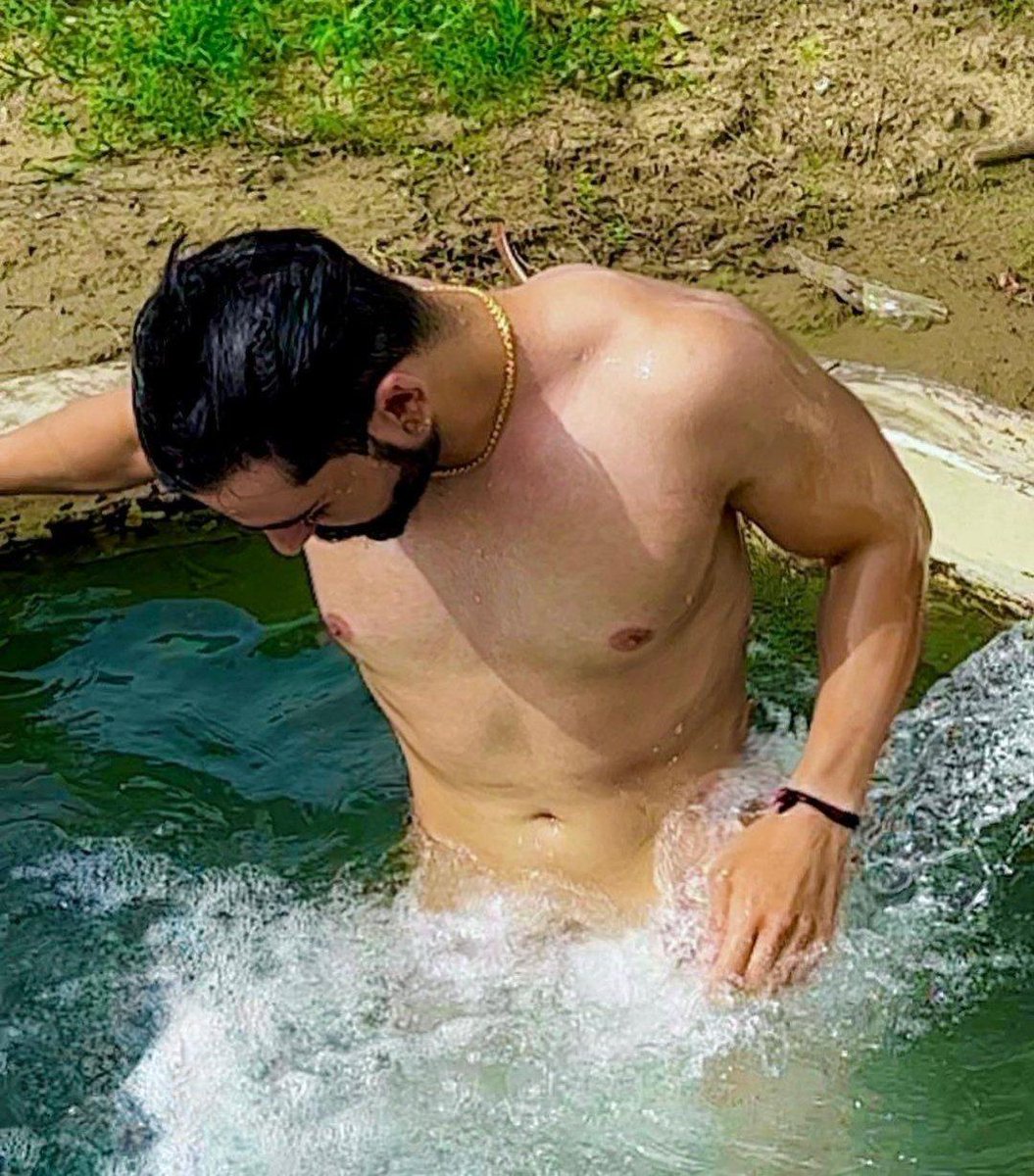 krick8802's tweet photo. He forcefully take blowjob from me in underwater https://t.co/51jhQRFsB5
