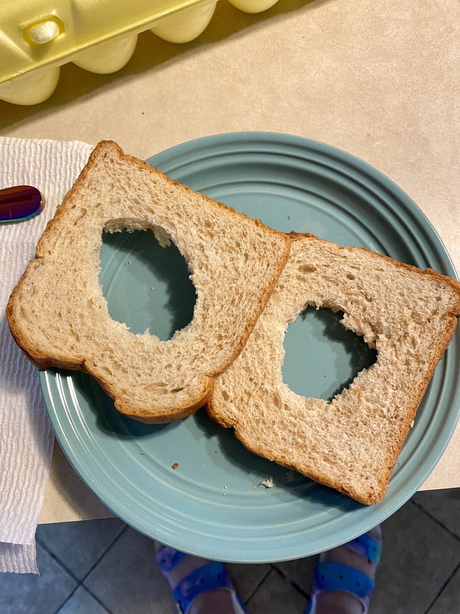 MellyTheeBelly tweet media