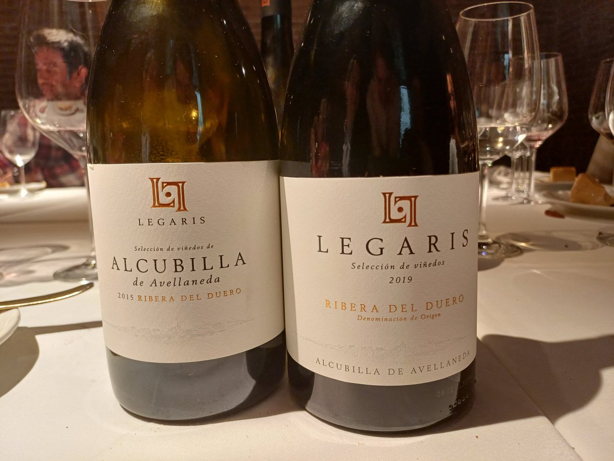 Mi_Vino's tweet photo. Ya está aquí el nuevo #vino de #Legaris, una selección de viñedos de Gumiel de Mercado (Burgos). @DORibera en estado puro. A sus hermanos, Alcubilla (Soria) y Moradillo (Burgos), los hemos comparados con sus primeras añadas. 2019 vs 2015. Muy interesante evolución de matices. https://t.co/tUJFHLBMc4