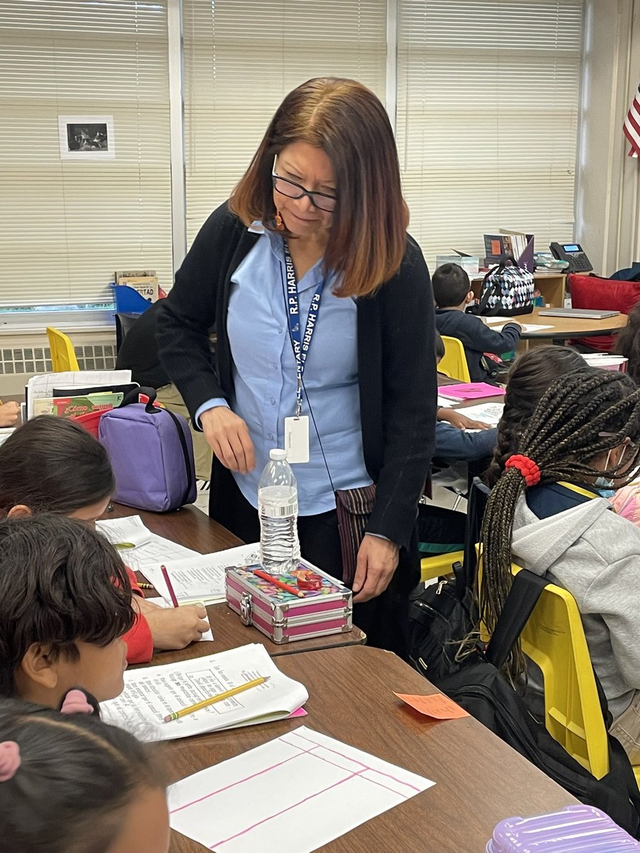 mtgarcia2010's tweet photo. @MrsLavander2019 is on 🔥 thank you for supporting Ms Rodezno and our @rpharris77015 scholars! @BozeEmpowers @AnzuresZulma @OlindaRam6 @SuperESO_3 @ESO3_HISD @LEONSCOTT07 https://t.co/Nk0j4xrt6Q