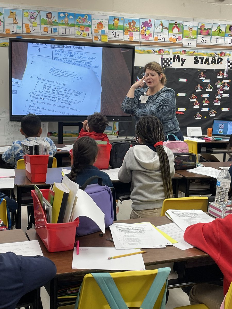mtgarcia2010's tweet photo. @MrsLavander2019 is on 🔥 thank you for supporting Ms Rodezno and our @rpharris77015 scholars! @BozeEmpowers @AnzuresZulma @OlindaRam6 @SuperESO_3 @ESO3_HISD @LEONSCOTT07 https://t.co/Nk0j4xrt6Q