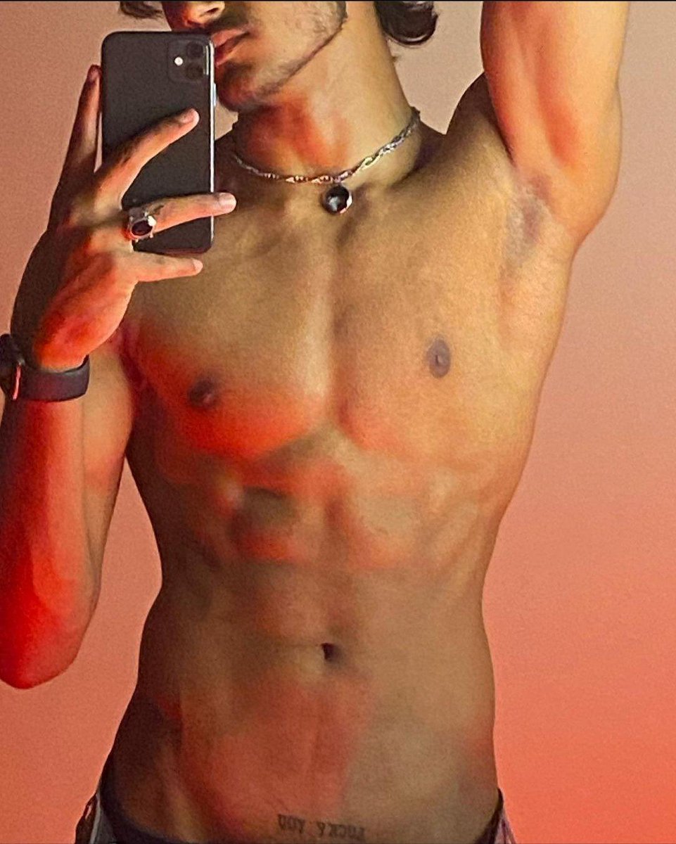 krick8802's tweet photo. Once Lakshay completed his gym and come back in my home and his underarm is smelling too bad and he has lots of derts In his underarm then he forcefully put my head inside his underarm and I clean that with my tongue 👅
#indiangay #boy #HandsomeGuy https://t.co/MWuj2KyGwS