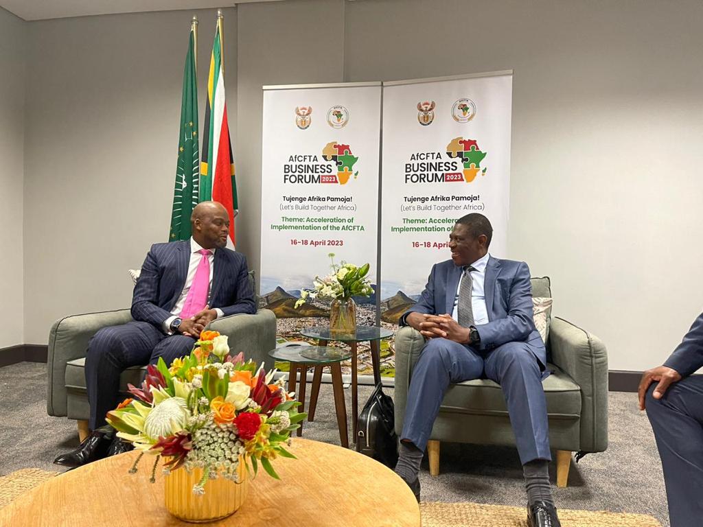 Deputy President <a href="/PMashatile/">Paul Mashatile🇿🇦</a> during a bilateral meeting with the Secretary-General of <a href="/AfCFTA/">AfCFTA Secretariat Official</a> H.E Mr Wamkele Mene prior to the closing ceremony of the AfCFTA Business Forum.