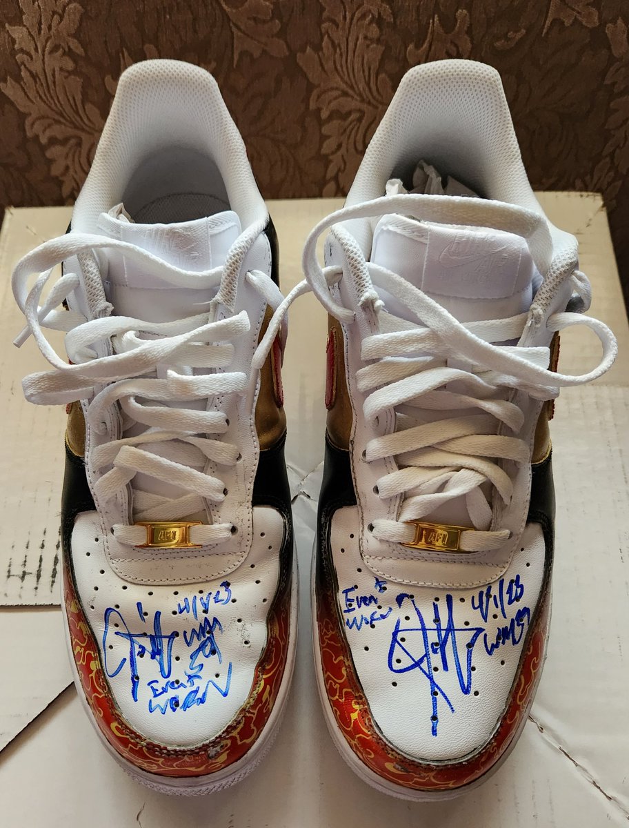 KowloonSaugus's tweet photo. Thank you very much @JohnCena for the surprise delivery! https://t.co/ZIMbfiPnUv
