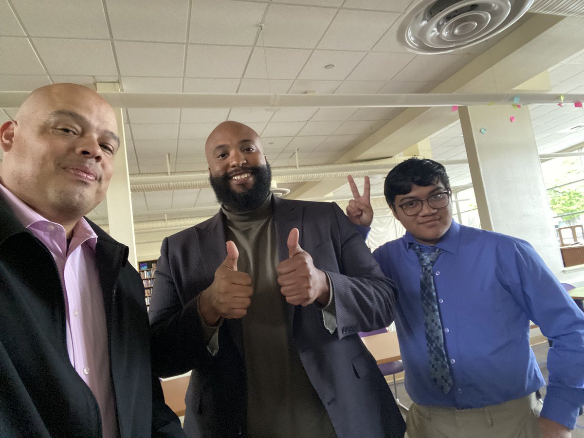 ACATL's tweet photo. Thank you to @officialSCUSD New Tech HS Principal Martin for inviting me to panel for the Senior ‘Defense of Learning’ presentations.  

These students reflect &amp; defend on their skills and performance during this senior year.  

Joined by @RhodesTrustee @twkayatta &amp; Sup. Aguilar https://t.co/jk8dYvi3Xc