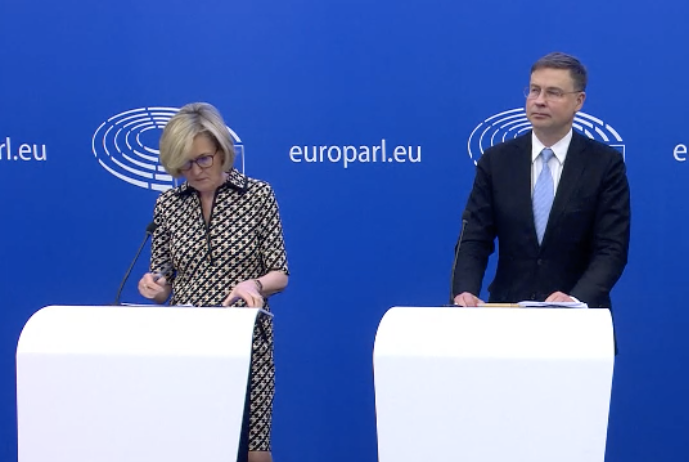 BirdingBrussels's tweet photo. #bankingresolution #banks l @EU_Commission has today adopted its proposal for a reform of bank crisis management and deposit insurance framework (#CMDI)
📄https://t.co/BpcEId50uo https://t.co/HOzZvQG69x