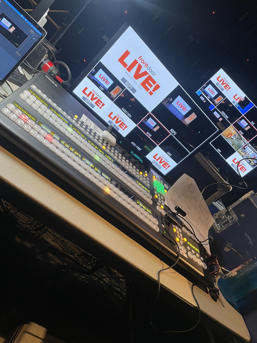 NOLANSAV's tweet photo. Working with @RunningPonyProd  a massive Hybrid meeting, Connecting participants from all over the United States. Switching between 19 Video inputs! #npg #nolanproductiongroup #hybrid #zoom #video #CorporateMeetings https://t.co/veEDQYmn6A