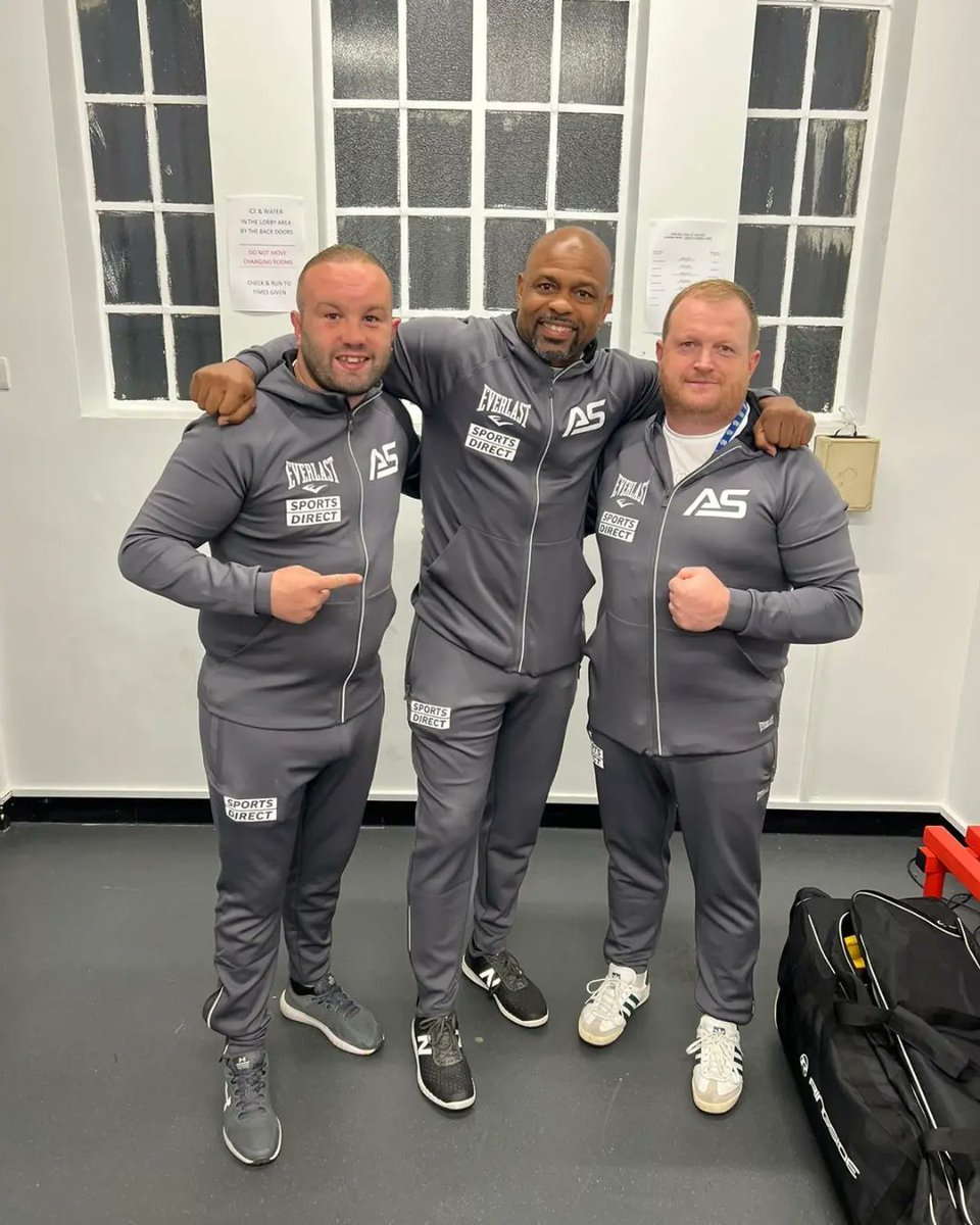 richsawyer123's tweet photo. What a weekend for @archiesharp95 ...Boxing on his birthday lol ...got the job done with ease ... was a pleasure working with @RealRoyJonesJr and @iainweaver ...onwards and upwards #bigfightsonly #allwayslearning @YorkHallEvents https://t.co/K4zogIeUQb