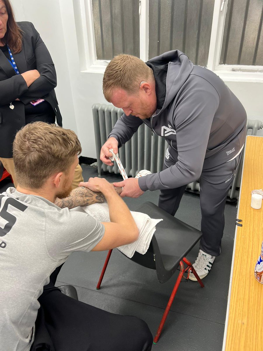 richsawyer123's tweet photo. What a weekend for @archiesharp95 ...Boxing on his birthday lol ...got the job done with ease ... was a pleasure working with @RealRoyJonesJr and @iainweaver ...onwards and upwards #bigfightsonly #allwayslearning @YorkHallEvents https://t.co/K4zogIeUQb