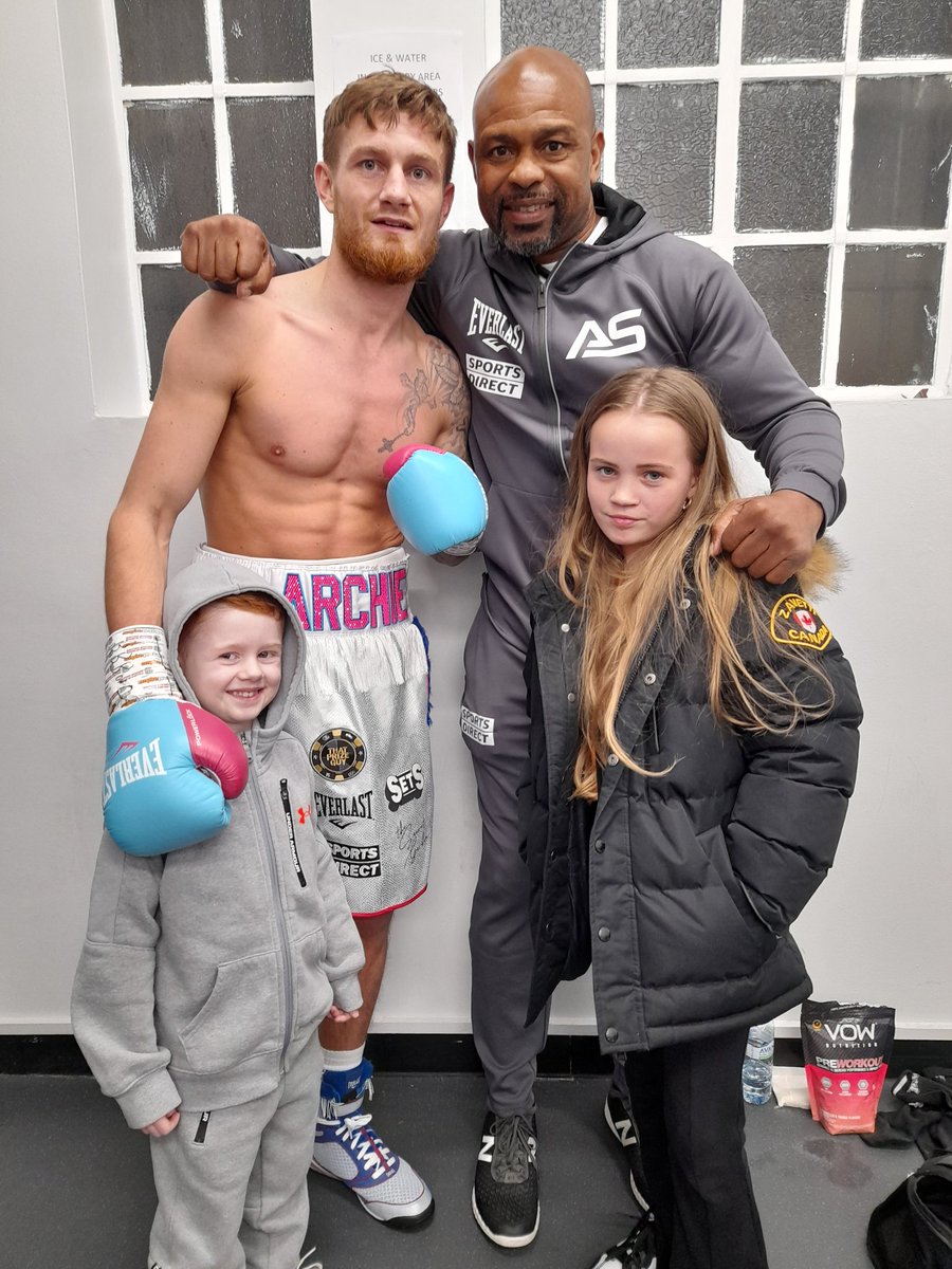 richsawyer123's tweet photo. What a weekend for @archiesharp95 ...Boxing on his birthday lol ...got the job done with ease ... was a pleasure working with @RealRoyJonesJr and @iainweaver ...onwards and upwards #bigfightsonly #allwayslearning @YorkHallEvents https://t.co/K4zogIeUQb