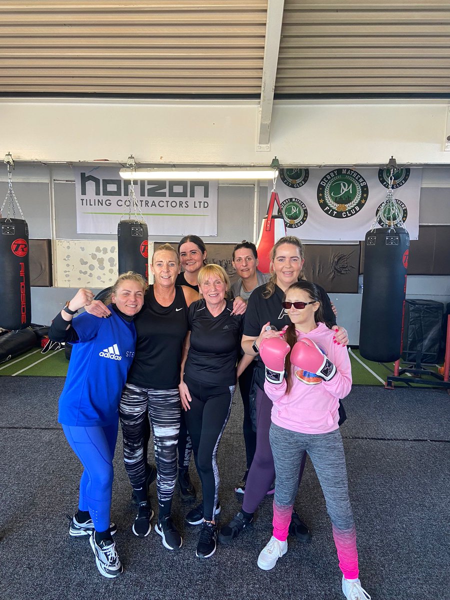 BeginningsI's tweet image. I needed that today. 😌 
Thank you @maverickstars1 and @derrymathews23 for this session 🙏 ❤ 
#fitter #healthy #wellness #boxing #pads #exercise