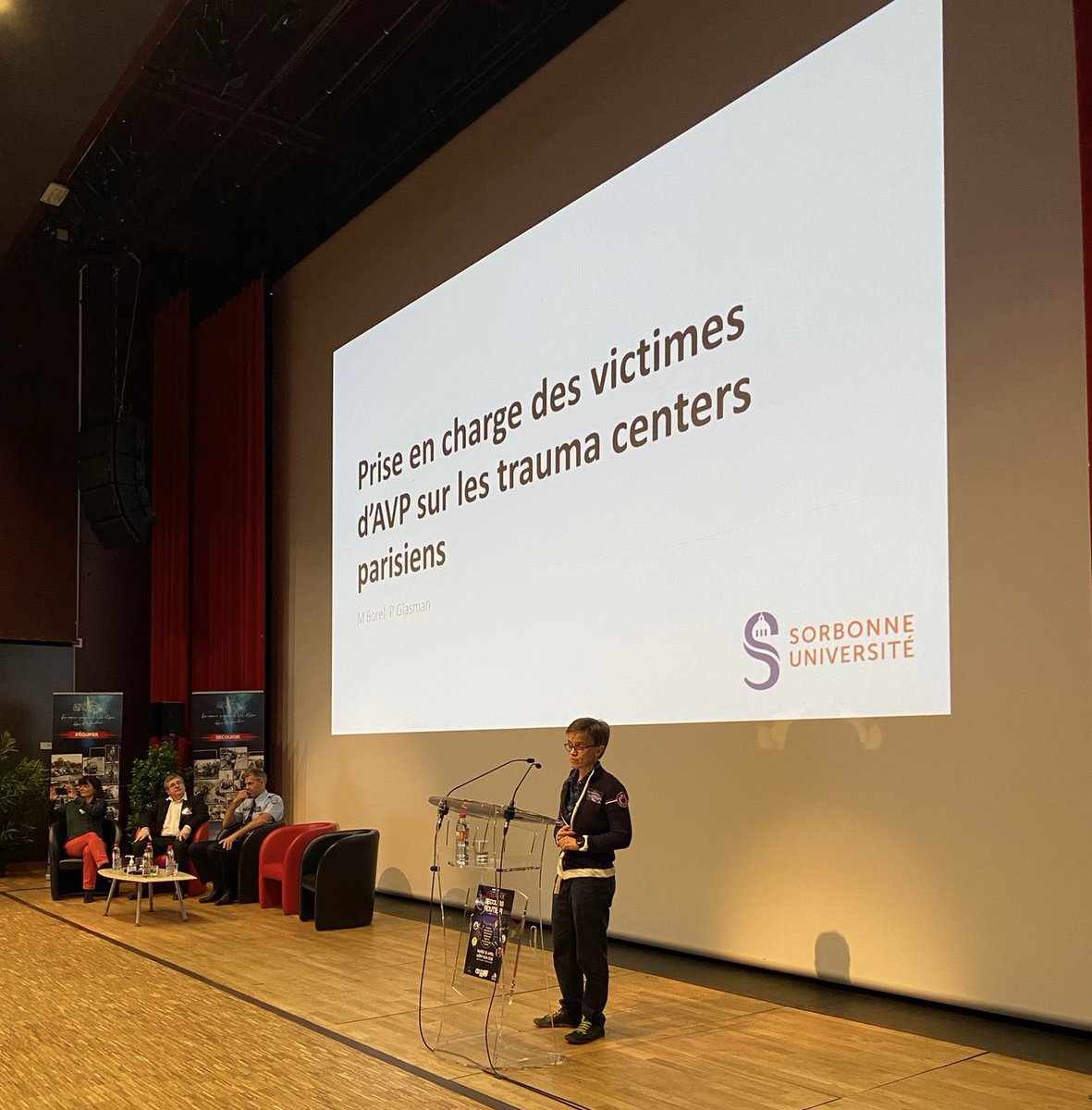 Arthur James (@arthurjamesmd) on Twitter photo Bravo aux Dr <a href="/MarieBorel75/">Borel</a> et @pauline_glasman de l’équipe du Pr <a href="/mathieuraux/">Mathieu RAUX</a> pour leurs interventions sur la thématique de la prise en charge du traumatisme sévère au colloque « secours routier » du <a href="/Sdis_95/">Sapeurs-pompiers du Val-d'Oise 🚒</a> et du <a href="/valdoise/">Département du Val d'Oise</a> !
Bravo Mesdames !
<a href="/DMU_DREAM/">Département d'Anesthésie-Réanimation</a>
<a href="/HopPitieSalpe/">Hôpital Pitié-Salpêtrière AP-HP</a>
<a href="/APHP/">Assistance Publique – Hôpitaux de Paris (AP-HP)</a> Bravo aux Dr <a href="/MarieBorel75/">Borel</a> et @pauline_glasman de l’équipe du Pr <a href="/mathieuraux/">Mathieu RAUX</a> pour leurs interventions sur la thématique de la prise en charge du traumatisme sévère au colloque « secours routier » du <a href="/Sdis_95/">Sapeurs-pompiers du Val-d'Oise 🚒</a> et du <a href="/valdoise/">Département du Val d'Oise</a> !
Bravo Mesdames !
<a href="/DMU_DREAM/">Département d'Anesthésie-Réanimation</a>
<a href="/HopPitieSalpe/">Hôpital Pitié-Salpêtrière AP-HP</a>
<a href="/APHP/">Assistance Publique – Hôpitaux de Paris (AP-HP)</a>
