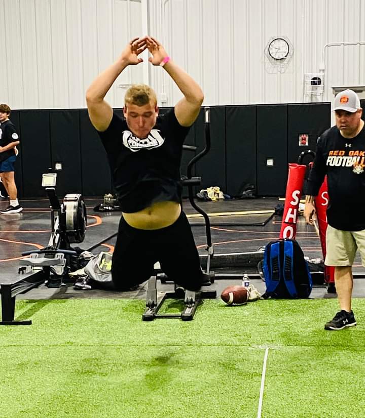 SWIA_Combine's tweet photo. Still time to register to compete at the 2nd Annual SW Iowa Football Combine!!  Register at https://t.co/t46UoPM53O by April 25th to get your performance shirt.  @HarleyH10 @ShenActivities @Clarinda_Cards @Nodaway_Valley @GlenwoodRams @IHSAA @iowapreps https://t.co/dOKzDzX5wy
