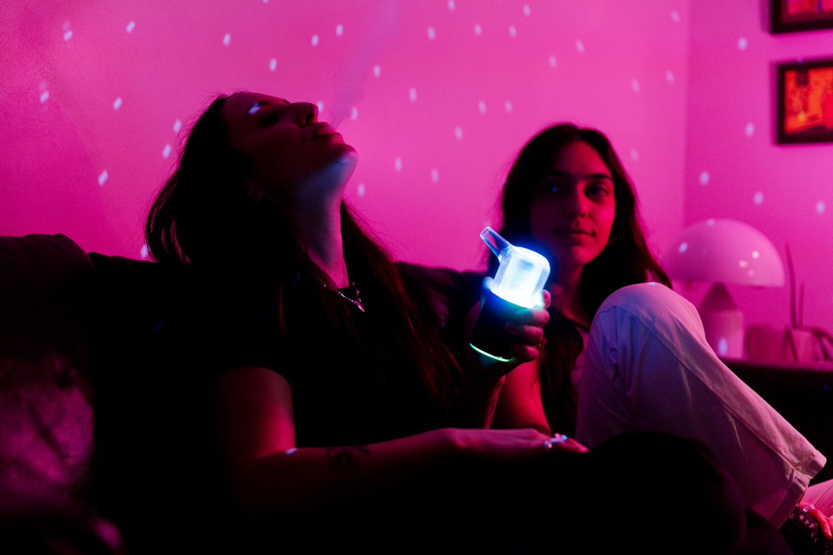 auxovapor's tweet photo. Cenote: relaxation just hit a new level🌌
#auxo #cenote #lightingfeature #vaporizer #relaxing #chillvibes #moodlighting https://t.co/iAQcvlbfwM
