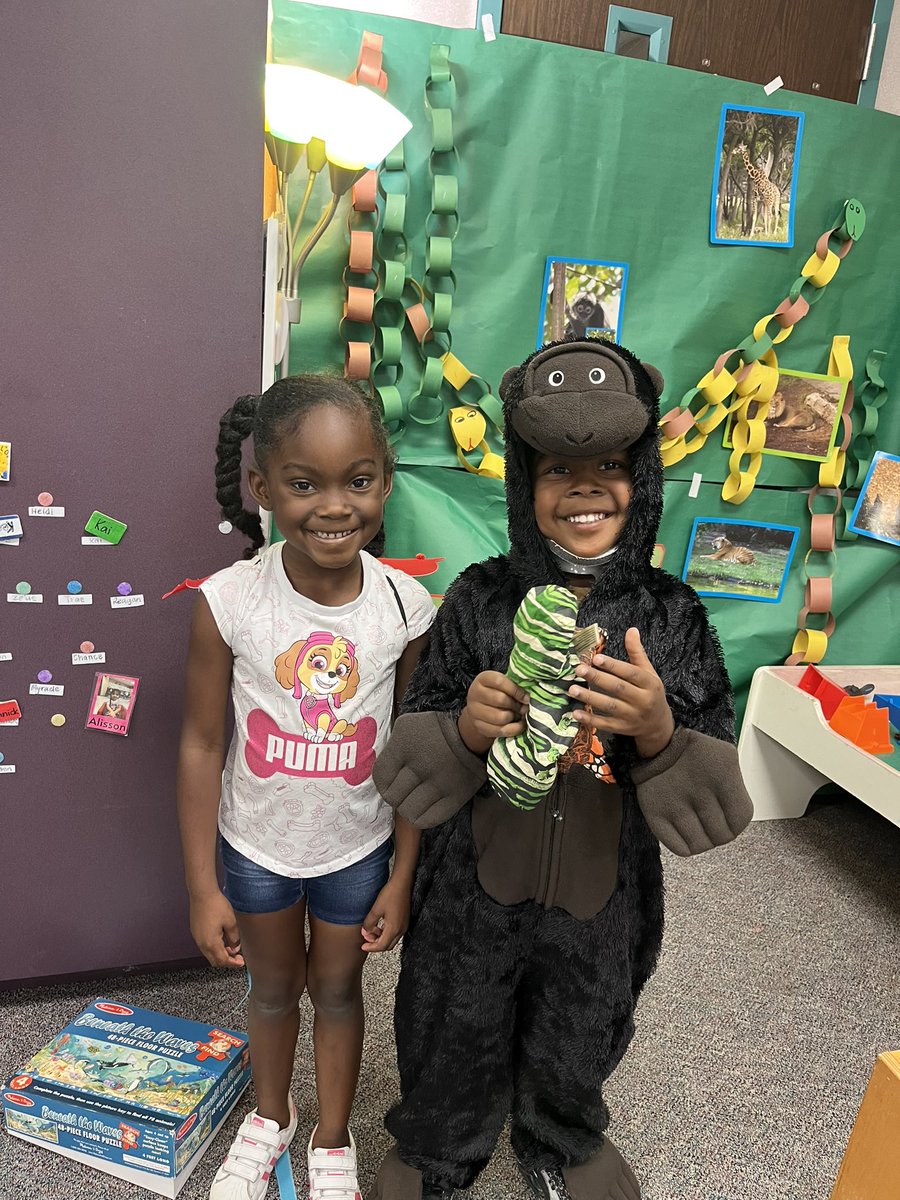 AmandaRileyMBE's tweet photo. Animals All Around! #mbebears2022 #LightTheWay #MBEisFamily
#prekexplorers #Prek4play
@HumbleISD_ECE @HumbleISD_MBE @AveryBalutaMBE https://t.co/pUnbYb8Sfq