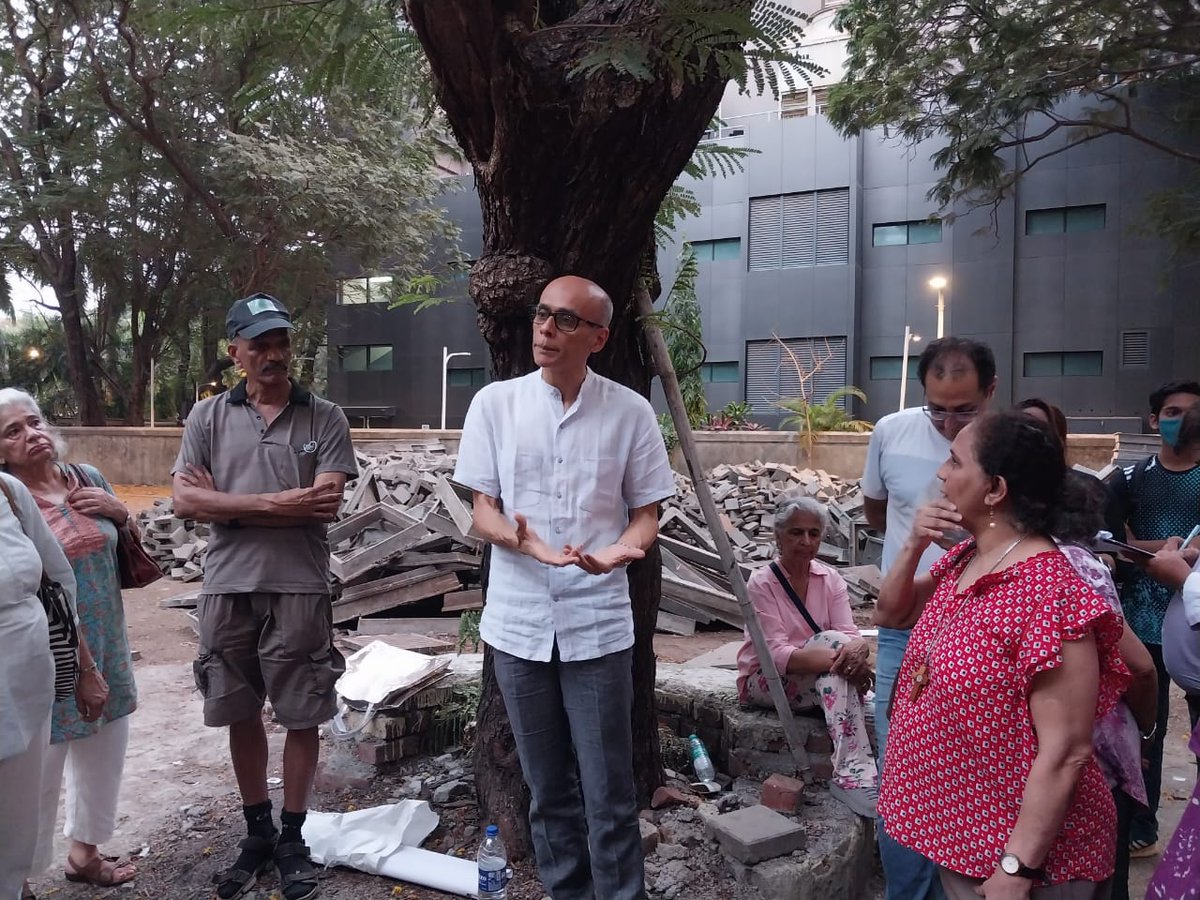 Asif_Zakaria's tweet photo. Interacted with residents regards the proposed underground parking at Patwardhan ground by @mybmc @mybmcWardHW 
Various valid concerns raised, need to be addressed.
Development through Dialogue should be the way forward, can city afford parking in place of parks? @PatwardhanPark https://t.co/ELSYwZgbG5