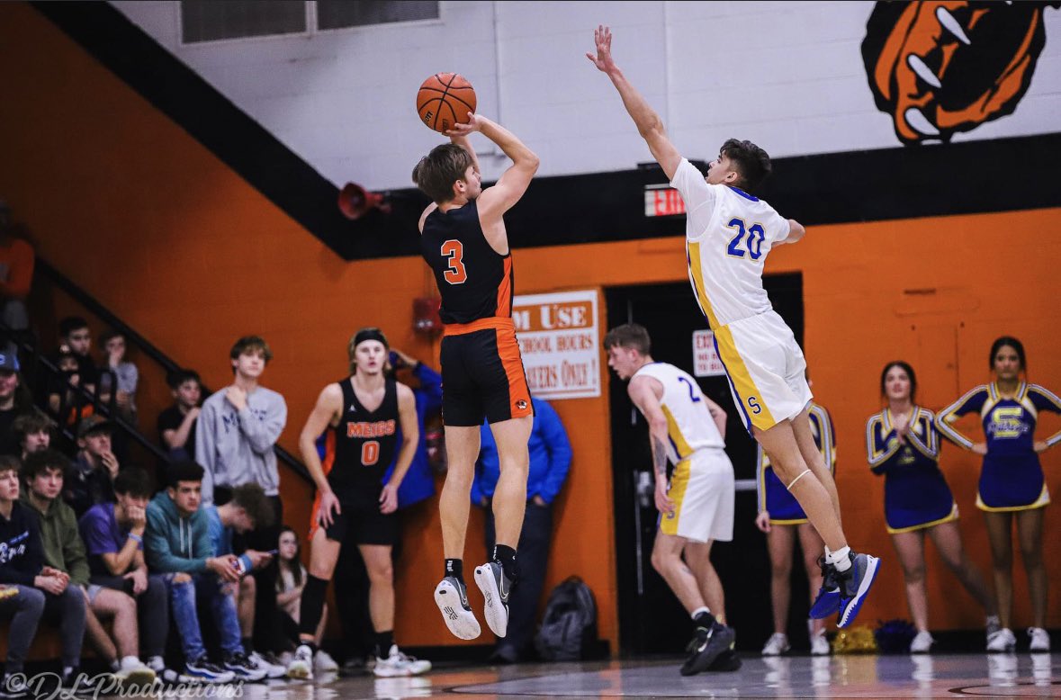 MeigsWBB's tweet photo. Congratulations, Ethan Meadows on a big 2022-2023 season!

3AA All District Team
3AA All District Tournament Team
DPA All Area Team
Scored 1000th career point
Scored career-high 37 pts against Loudon in the 3AA Tournament 

#THREE #LONGDAY #TigerHoops 🏀🐅 https://t.co/budx3wxbtL