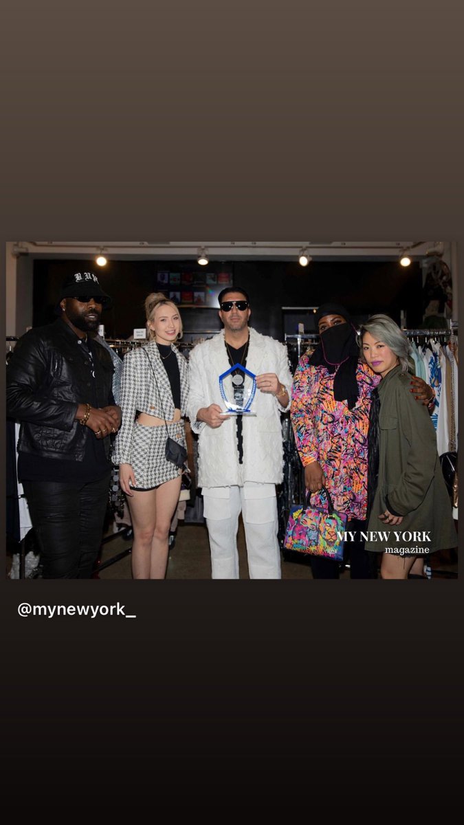 HotmommaDesigns's tweet photo. Congratulations Johnny Cohen
For exclusive Award from My New York Magazine @mynewyork
#fashion #actor #model #clothing #brands #designer #celebrities #newyork #paris #london #italy #actor #menfashion #stylist #mencelebrity #menpride #nigeria https://t.co/FbJKeWnima