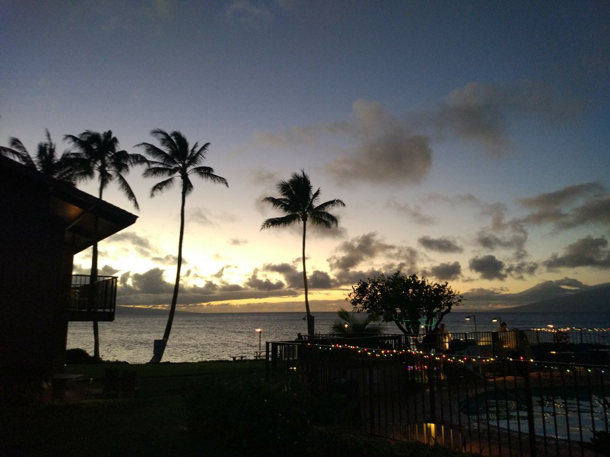 FunJunkies's tweet photo. i'm asking those who love the outdoors to post a picture. a picture that YOU took. just a pic, no description. the goal is to regain peace and harmony without negativity. please copy the text, put a picture on YOUR page, and let's look at these beautiful pictures. here's mine. https://t.co/LOe2Oc22gY