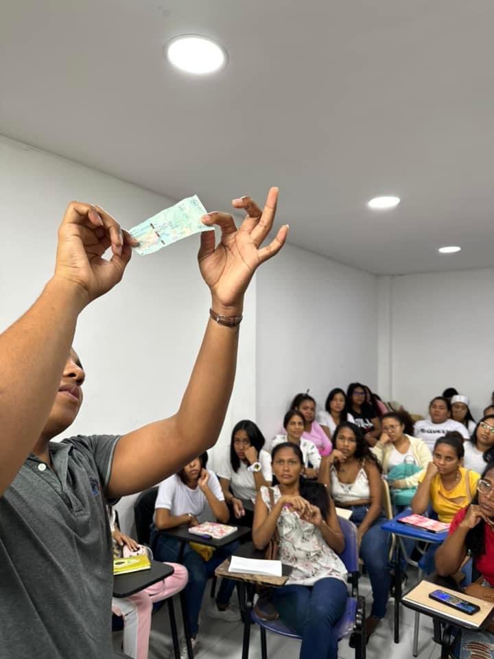 ITecnicol's tweet photo. ✅ Seguimos cumpliendo 🙌🏻
240 personas iniciaron hoy martes el curso básico en Caja Registradora 📠. Con docentes de alta calidad #Tecnicol le apuesta a la cualificación profesional nuestros jóvenes y madres cabeza de hogar. @FunTecnoglass @ChrisDaes https://t.co/2fOrqerN0B