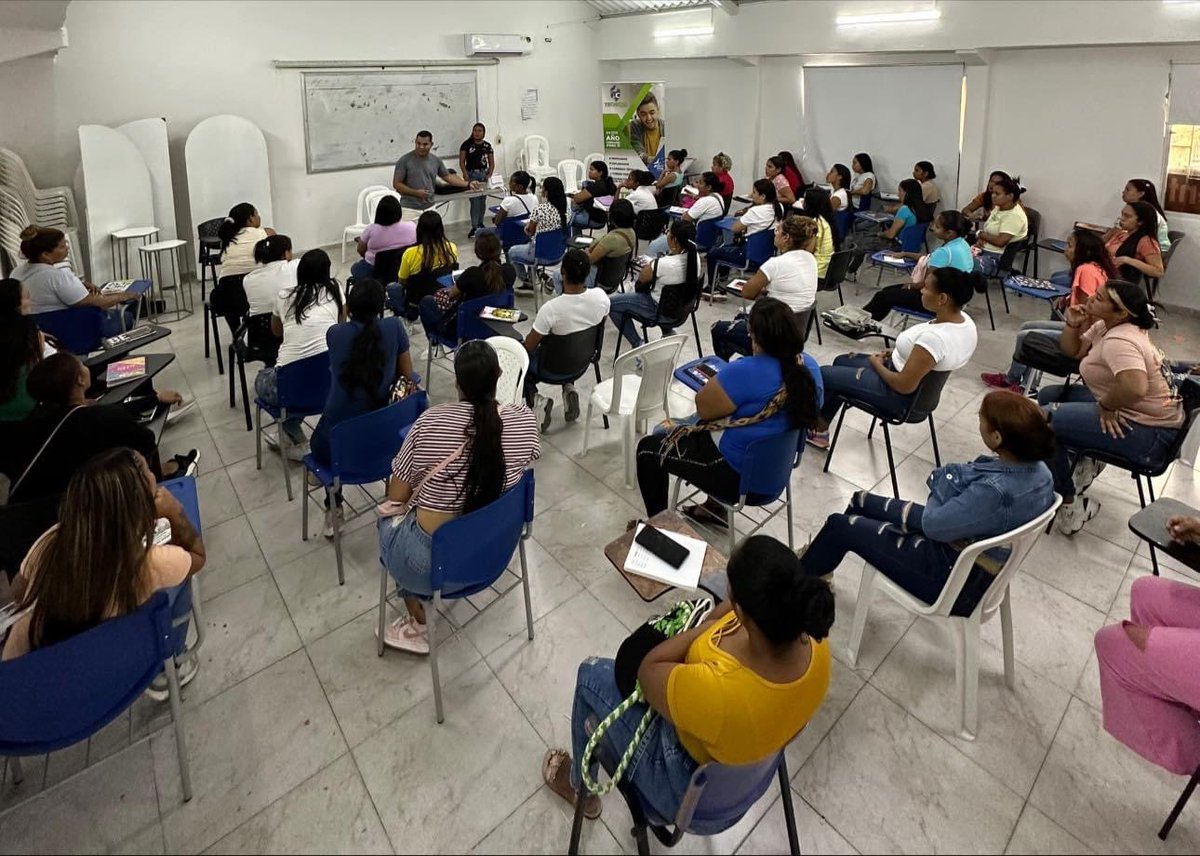 ITecnicol's tweet photo. ✅ Seguimos cumpliendo 🙌🏻
240 personas iniciaron hoy martes el curso básico en Caja Registradora 📠. Con docentes de alta calidad #Tecnicol le apuesta a la cualificación profesional nuestros jóvenes y madres cabeza de hogar. @FunTecnoglass @ChrisDaes https://t.co/2fOrqerN0B