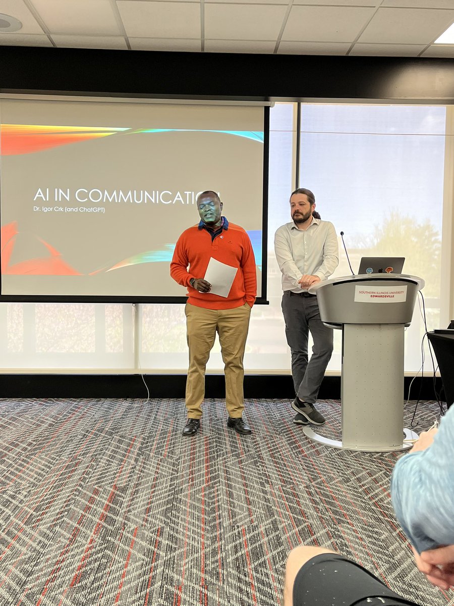 undrah_b's tweet photo. @siuemasscomm  week starts with the discussion of the hype &amp; through of AI dr. Igor Crk @SIUE https://t.co/HHoSr4JB1x