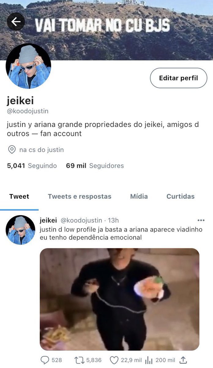 jimispecial's tweet photo. #taekookau: onde taehyung e jungkook, ambos fan-account famosinhos no twitter se odeiam e vivem entre farpas. eles só não contavam que iriam começar a faculdade juntos e fora das redes sociais iriam se apaixonar sem saber que eram os próprios arcos-rivais no twitter. https://t.co/TKJJPHsi5k