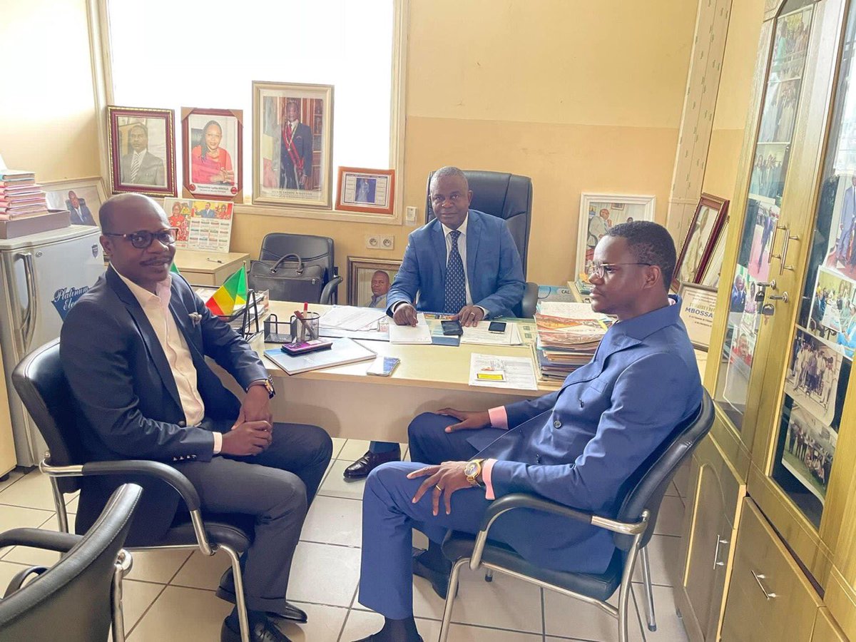 Kosalaafricapme's tweet photo. En mission à Pointe Noire, notre CEO M. @DexterOmono a eu une série  de rencontres avec les acteurs publics de l’écosystème entrepreneurial local. 

Des bons moments d’échange et de partages autour de l’amélioration des offres d’accompagnement proposées aux jeunes entrepreneurs https://t.co/ljHNySN0tP