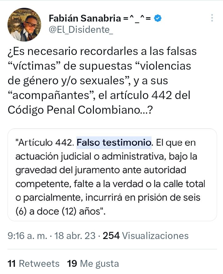 Y cómo no le sirven las amenazas, los insultos misóginos, las mediocres manipulaciones de autores que yo conozco bien, entonces intenta manipularme para que no vaya como testigo a su juicio. Pues le tocará matarme, sé que ganas no le faltan, porque ahí estaré con las decenas...