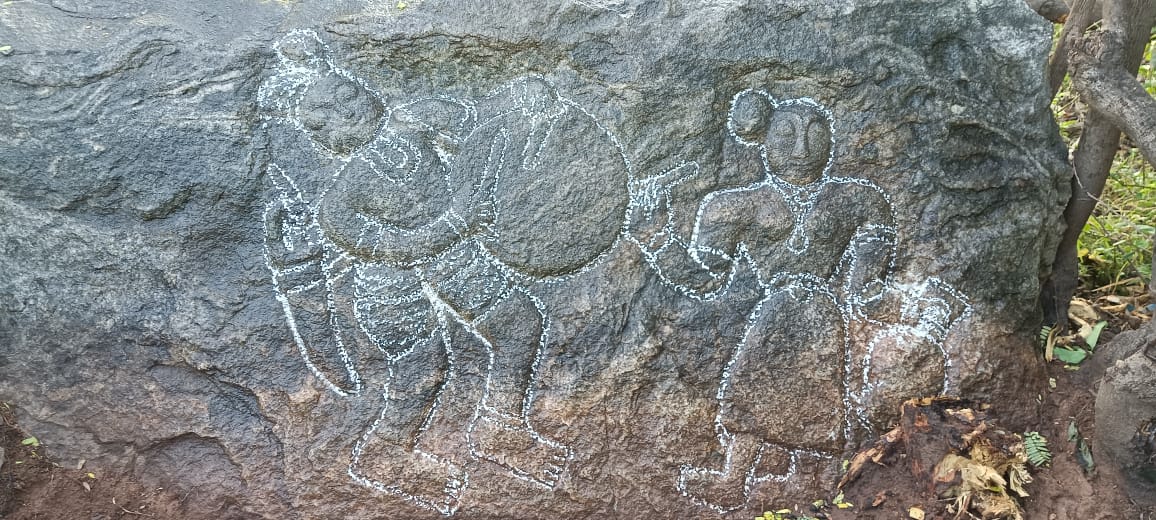 ●Very Very Interesting stone found 
at Ganga madugu village, Veppanahalli region, Manavaranapalli panchayat, #Krishnagiri Dist., #TamilNadu.