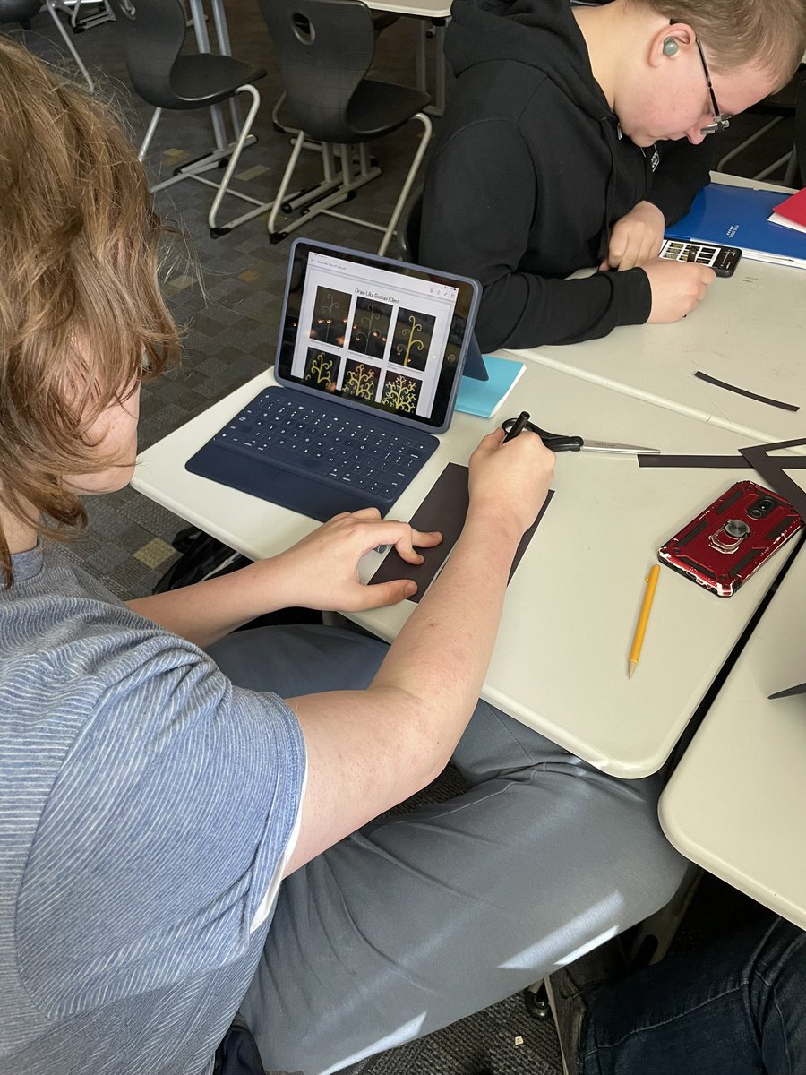 FrauMosser's tweet photo. German 4 has been studying well known German artists this quarter. Today we focus on Gustav Klimt’s golden age, and made our own versions of The Tree of Life https://t.co/Ik6uZyFY7v