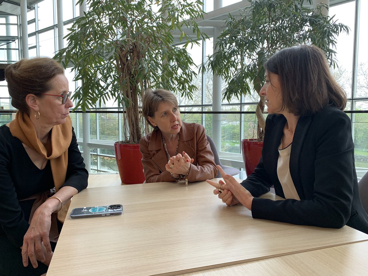 AnneSanderElue's tweet photo. Rencontre avec la Secrétaire d’État aux Affaires 🇪🇺 @LaurenceBoone &amp; @fabienne_keller pour un échange sur les sujets liés à #Strasbourg &amp; au siège du PE, alors que de nombreux dossiers sont sur la table &amp; que le budget prévisionnel 2024 de notre institution sera voté en plénière. https://t.co/AMi26794xP